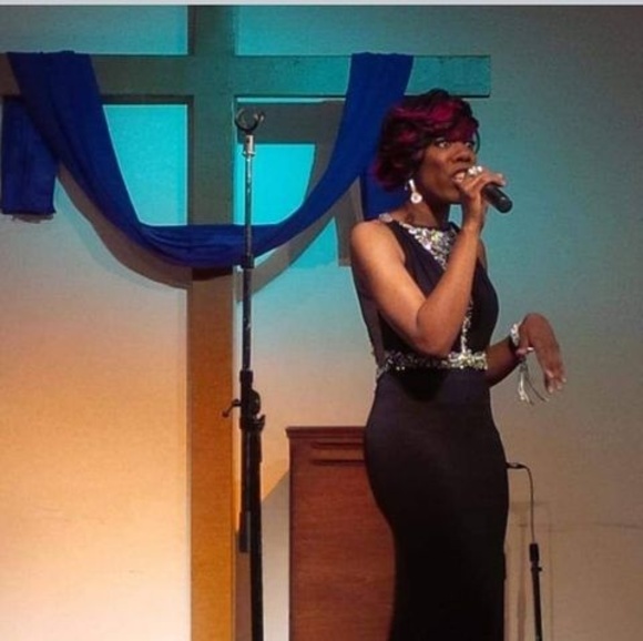 Meet your Posher, Sharon - Picture 1 of 1